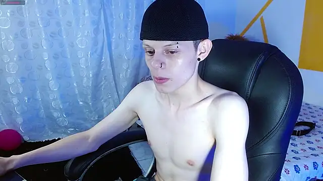 Snapshot of Matthew_Boy_ chatting on December 2024 08:13:01 AM Matthew Boy online show from December 2024 08:13:01 AM