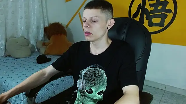 Snapshot of Matthew_Boy_ chatting on February 2025 04:33:02 AM Matthew Boy online show from February 2025 04:33:02 AM