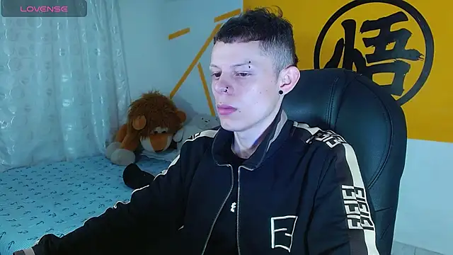 Snapshot of Matthew_Boy_ chatting on February 2025 01:32:01 PM Matthew Boy online show from February 2025 01:32:01 PM