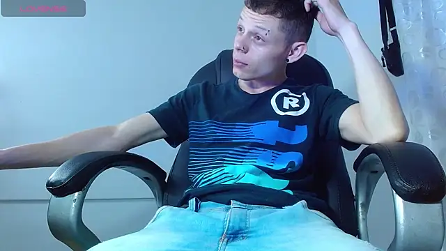 Snapshot of Matthew_Boy_ chatting on February 2025 04:07:01 AM Matthew Boy online show from February 2025 04:07:01 AM