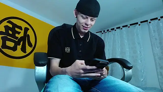 Snapshot of Matthew_Boy_ chatting on February 2025 01:13:02 PM Matthew Boy online show from February 2025 01:13:02 PM