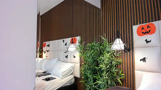 CailynBrowm online show from November 2025 04:48:01 AM