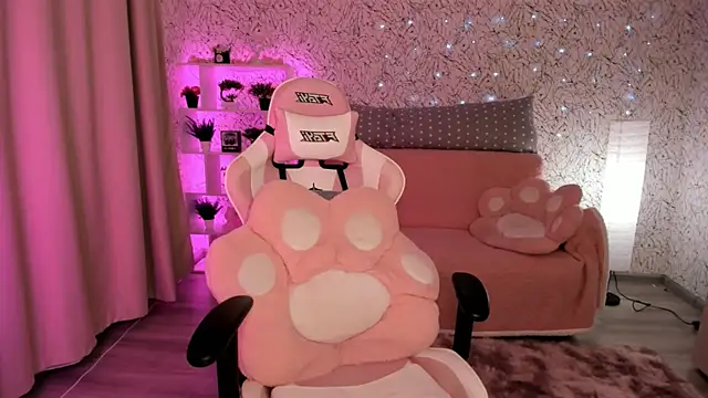 Snapshot of luna_cross chatting on February 2025 06:51:01 AM luna cross online show from February 2025 06:51:01 AM