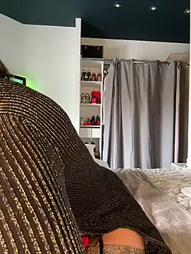 lynagreen01 online show from February 2025 12:04:02 PM