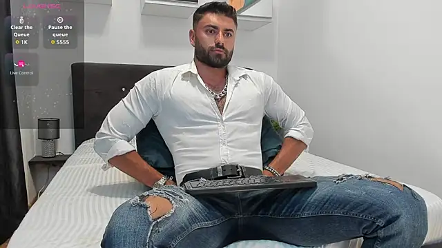 Snapshot of RawAdam chatting on May 2026 01:48:02 PM RawAdam online show from May 2026 01:48:02 PM