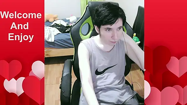 Snapshot of Twink_martinboy chatting on April 2026 10:40:01 PM Twink martinboy online show from April 2026 10:40:01 PM