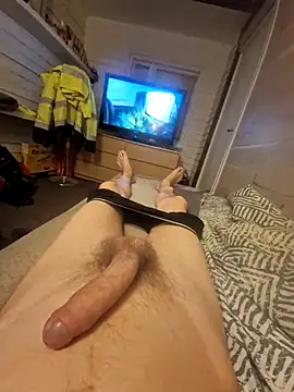 Snapshot of marcis222 chatting on December 2025 11:21:01 PM marcis222 online show from December 2025 11:21:01 PM