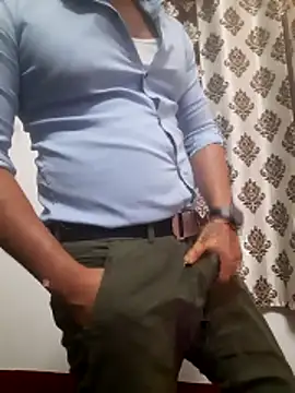 Guyinshortss online show from April 2026 08:09:02 PM