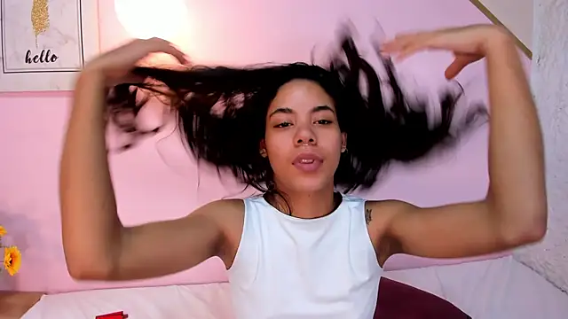 Snapshot of cate_martinez chatting on December 2024 01:47:02 AM cate martinez online show from December 2024 01:47:02 AM