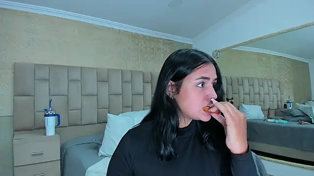 EmmaTorres  online show from January 2025 12:09:01 AM