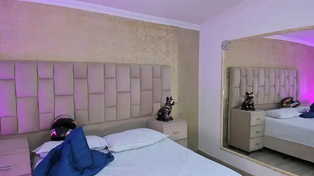 EmmaTorres  online show from March 2025 09:42:02 PM