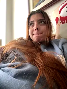 Cloew Marz online show from December 2025 04:24:01 PM