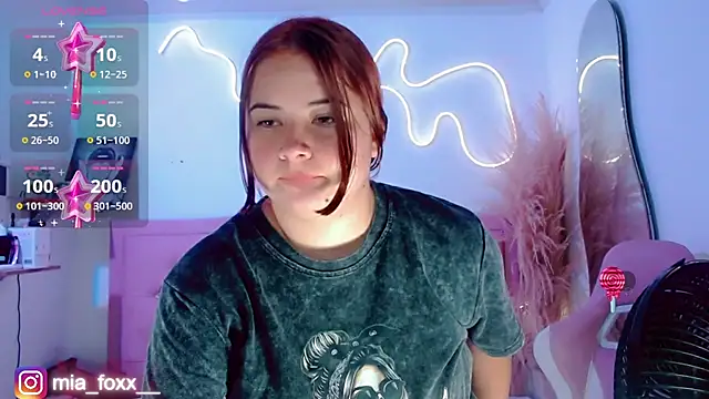 Mia foxx  online show from October 2025 09:03:02 PM