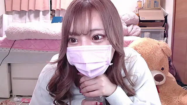 Snapshot of _chanMOMO_ chatting on December 2024 10:51:02 AM chanMOMO online show from December 2024 10:51:02 AM