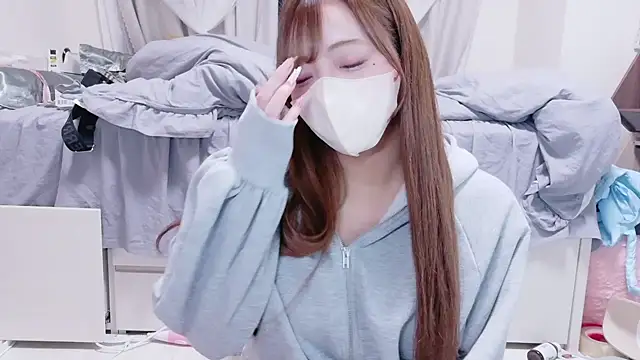 Snapshot of _chanMOMO_ chatting on September 2025 04:12:02 PM chanMOMO online show from September 2025 04:12:02 PM