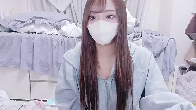 Snapshot of _chanMOMO_ chatting on October 2025 01:21:01 PM chanMOMO online show from October 2025 01:21:01 PM