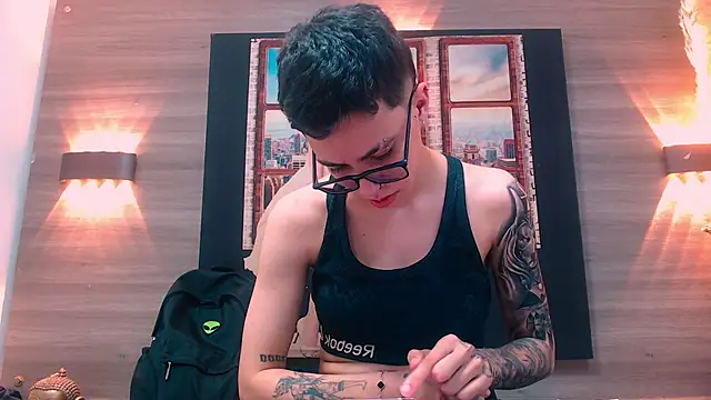 Cutie Shy  online show from November 2025 06:42:02 PM