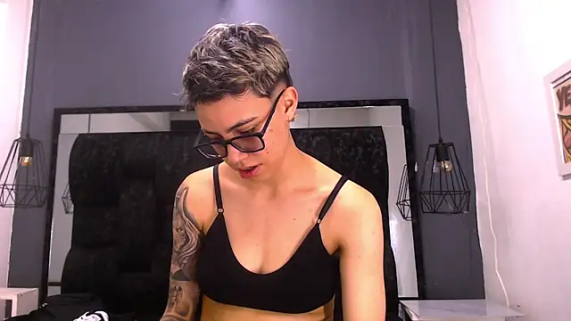 Cutie Shy  online show from January 2026 02:30:02 PM