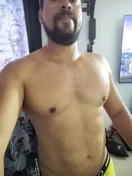 Snapshot of LatinMar chatting on February 2025 01:00:02 PM LatinMar online show from February 2025 01:00:02 PM