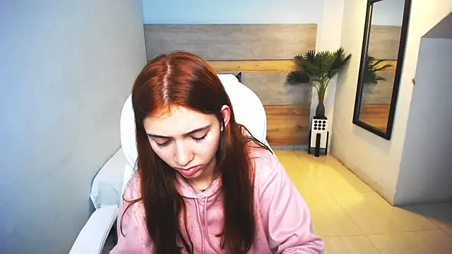 liseth fox online show from December 2024 06:42:02 PM