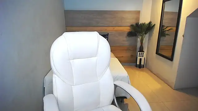 liseth fox online show from December 2024 03:15:01 PM