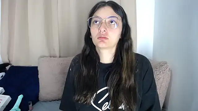 lessliee22  online show from April 2026 07:50:02 AM