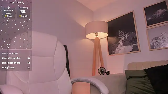 lara madisson online show from March 2025 08:29:01 AM