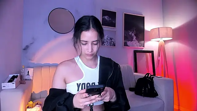 lara madisson online show from February 2026 05:33:02 AM