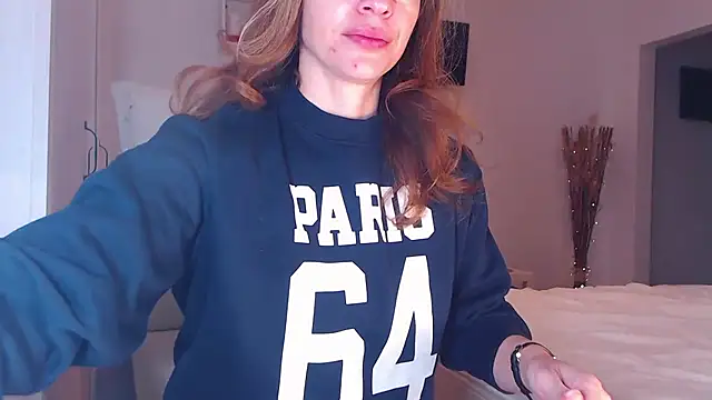 Snapshot of AdeleLovely chatting on January 2026 06:17:01 AM AdeleLovely online show from January 2026 06:17:01 AM