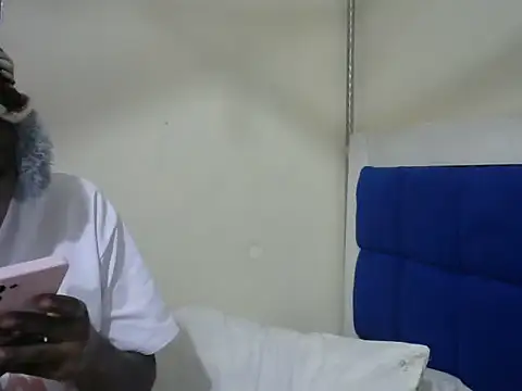 beauty petite online show from February 2026 06:02:02 AM