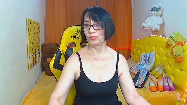 Snapshot of SandraHormas chatting on February 2025 08:00:02 AM SandraHormas online show from February 2025 08:00:02 AM