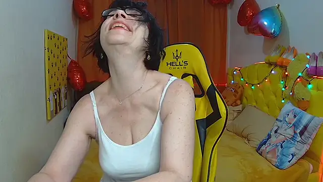 Snapshot of SandraHormas chatting on March 2025 07:32:02 AM SandraHormas online show from March 2025 07:32:02 AM