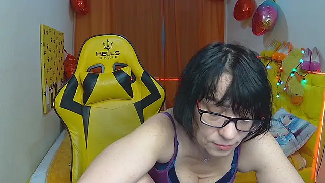 Snapshot of SandraHormas chatting on March 2025 04:52:02 PM SandraHormas online show from March 2025 04:52:02 PM