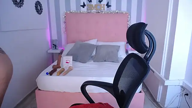 Lunna boobs online show from September 2025 05:07:02 AM