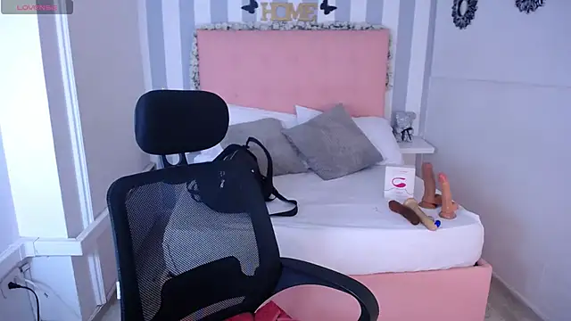 Snapshot of Lunna_boobs chatting on January 2026 03:45:02 AM Lunna boobs online show from January 2026 03:45:02 AM