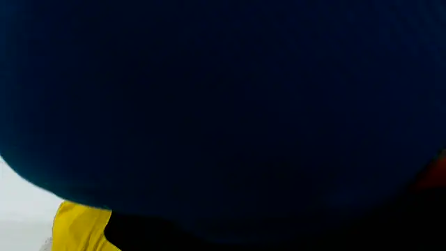 Snapshot of YELLOWBUSTYMELLONS chatting on October 2025 05:32:02 AM YELLOWBUSTYMELLONS online show from October 2025 05:32:02 AM