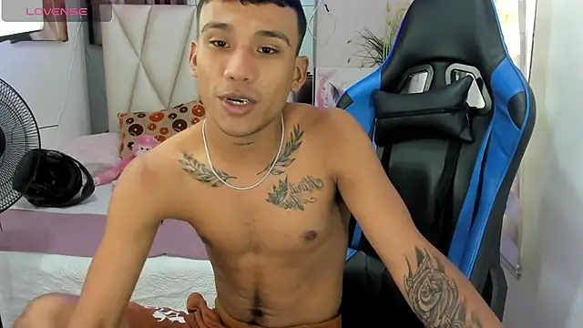 Snapshot of Backsex_boy chatting on February 2025 04:11:02 PM Backsex boy online show from February 2025 04:11:02 PM