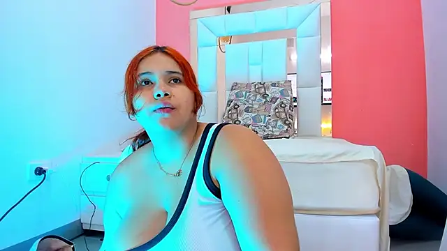 Alanna hot3 online show from February 2025 07:36:01 PM