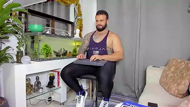 Snapshot of Johnnygrayson1 chatting on December 2024 12:21:02 AM Johnnygrayson1 online show from December 2024 12:21:02 AM