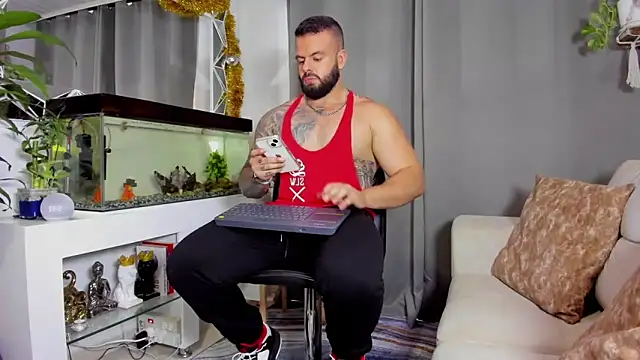 Snapshot of Johnnygrayson1 chatting on December 2024 10:33:02 PM Johnnygrayson1 online show from December 2024 10:33:02 PM