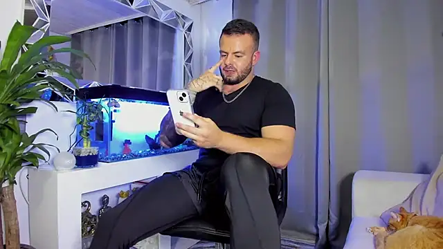 Snapshot of Johnnygrayson1 chatting on December 2024 12:26:01 AM Johnnygrayson1 online show from December 2024 12:26:01 AM