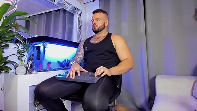 Snapshot of Johnnygrayson1 chatting on January 2025 12:22:01 AM Johnnygrayson1 online show from January 2025 12:22:01 AM