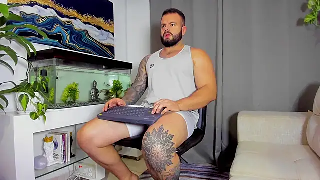 Snapshot of Johnnygrayson1 chatting on January 2025 11:43:02 PM Johnnygrayson1 online show from January 2025 11:43:02 PM