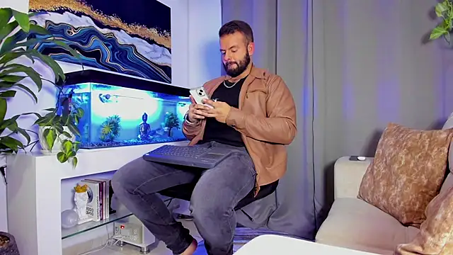 Snapshot of Johnnygrayson1 chatting on January 2025 11:14:02 PM Johnnygrayson1 online show from January 2025 11:14:02 PM