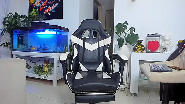 Snapshot of Johnnygrayson1 chatting on October 2025 01:38:01 AM Johnnygrayson1 online show from October 2025 01:38:01 AM