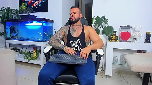 Snapshot of Johnnygrayson1 chatting on October 2025 12:00:01 AM Johnnygrayson1 online show from October 2025 12:00:01 AM