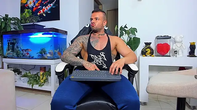 Snapshot of Johnnygrayson1 chatting on November 2025 12:34:02 AM Johnnygrayson1 online show from November 2025 12:34:02 AM