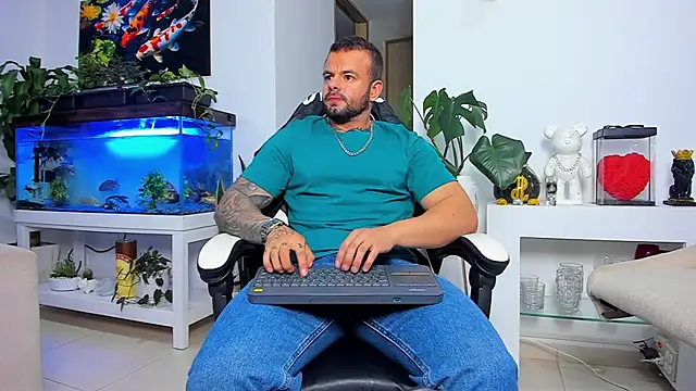 Snapshot of Johnnygrayson1 chatting on November 2025 12:42:02 AM Johnnygrayson1 online show from November 2025 12:42:02 AM