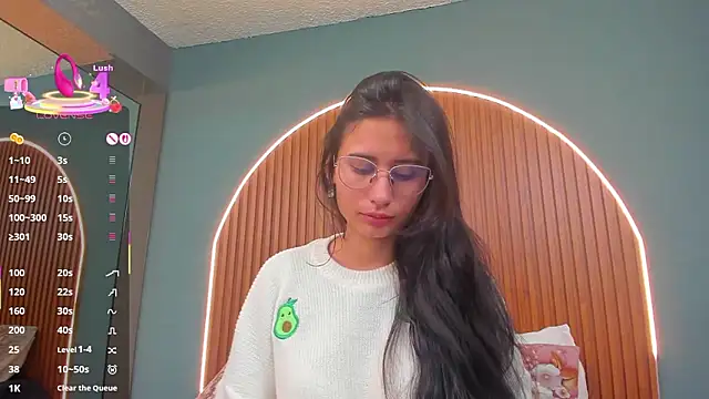 NayeCloud online show from January 2026 03:42:02 AM