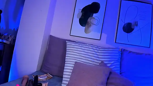 Snapshot of rose_xd chatting on February 2025 09:27:02 PM rose xd online show from February 2025 09:27:02 PM